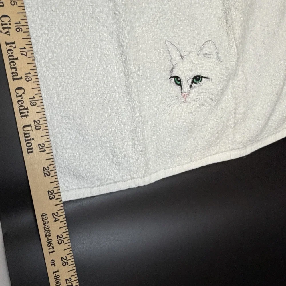 White Kitty Cat Towel/Hand Towel/R A Briggs‎ Set 4 pieces Bath Embroidered